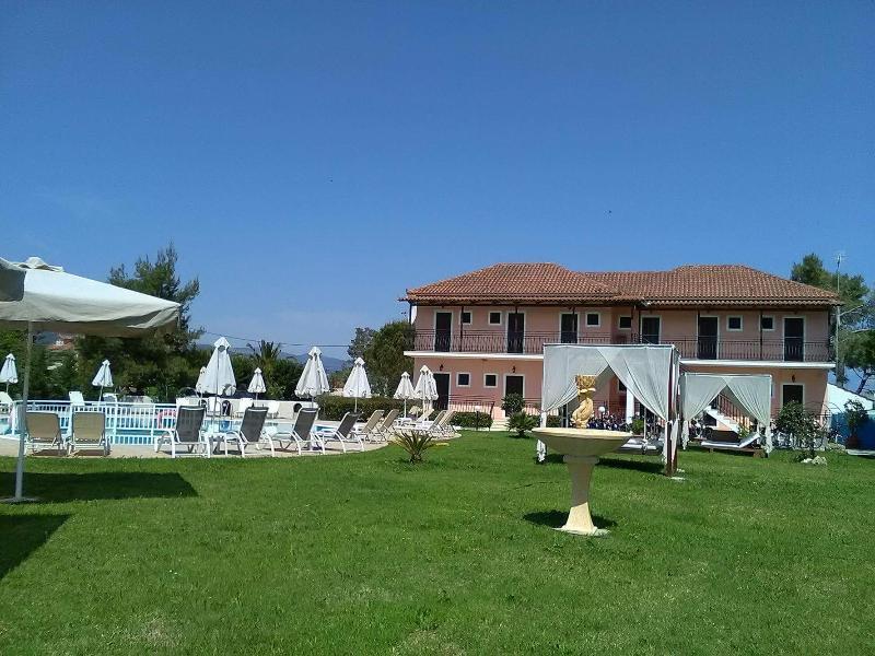 Eleni'S Garden & Castello Suites Alykanas  Ngoại thất bức ảnh