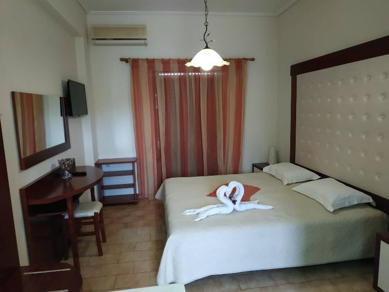 Eleni'S Garden & Castello Suites Alykanas  Ngoại thất bức ảnh