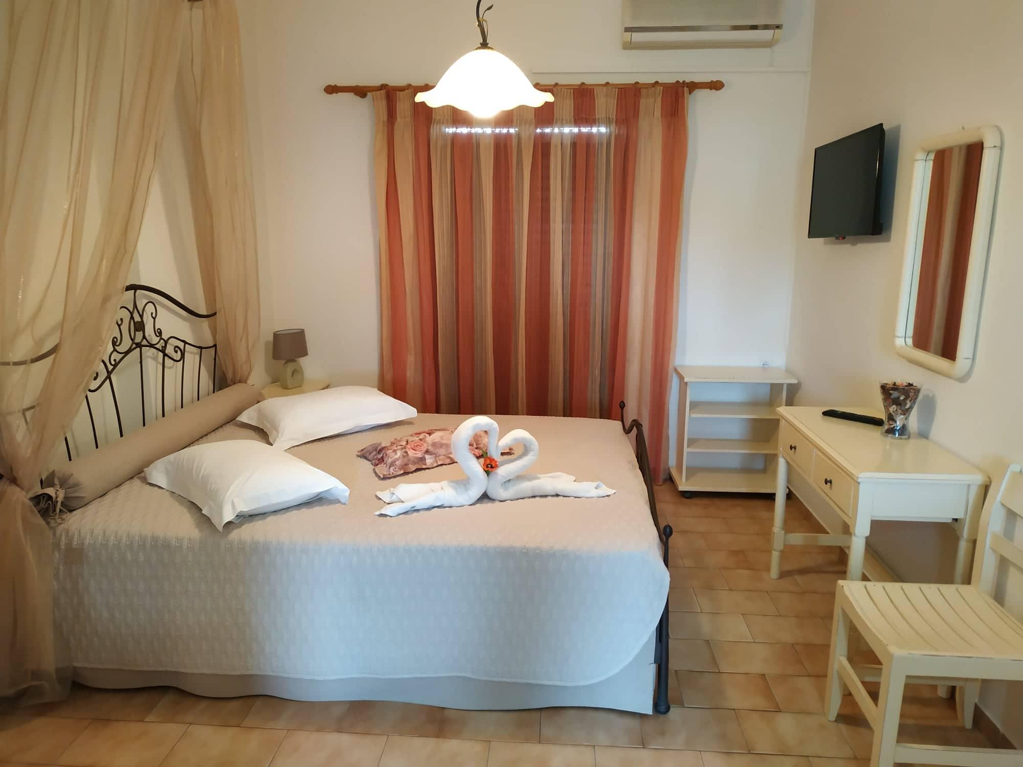 Eleni'S Garden & Castello Suites Alykanas  Ngoại thất bức ảnh