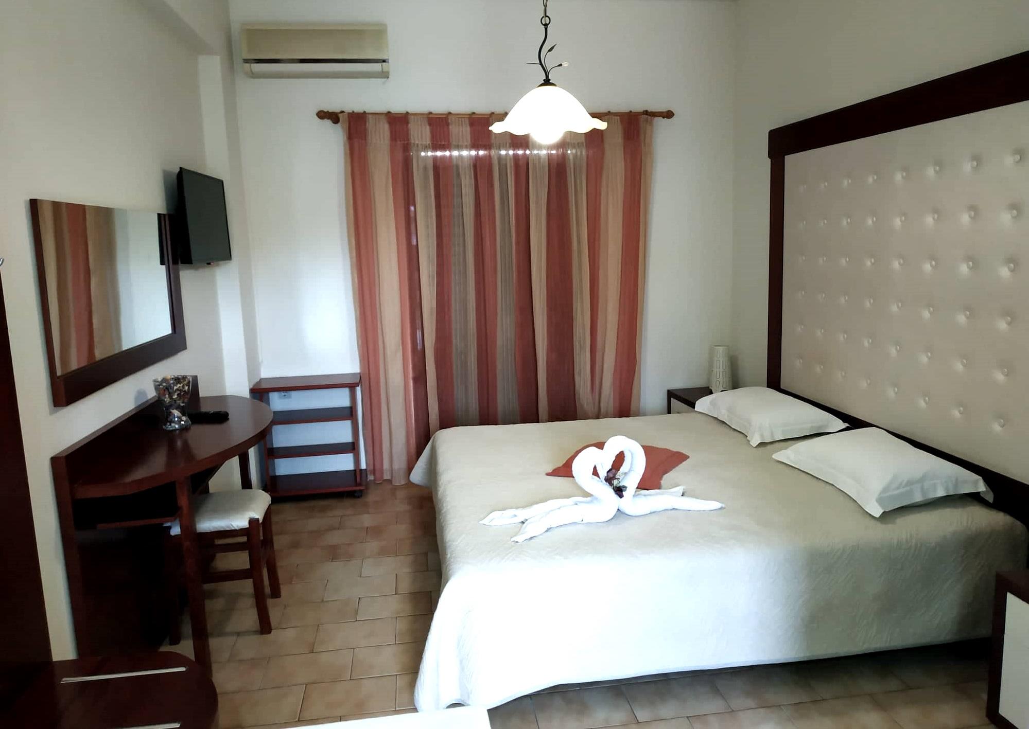 Eleni'S Garden & Castello Suites Alykanas  Ngoại thất bức ảnh