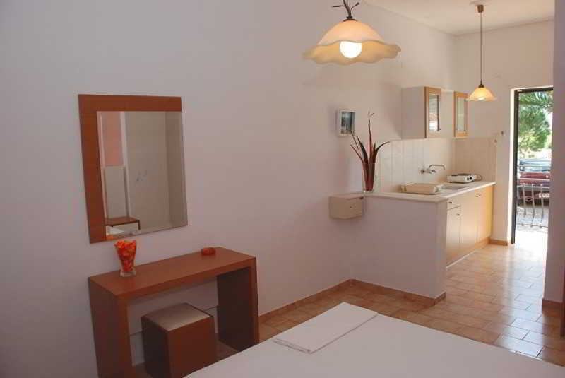 Eleni'S Garden & Castello Suites Alykanas  Ngoại thất bức ảnh