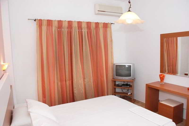 Eleni'S Garden & Castello Suites Alykanas  Ngoại thất bức ảnh