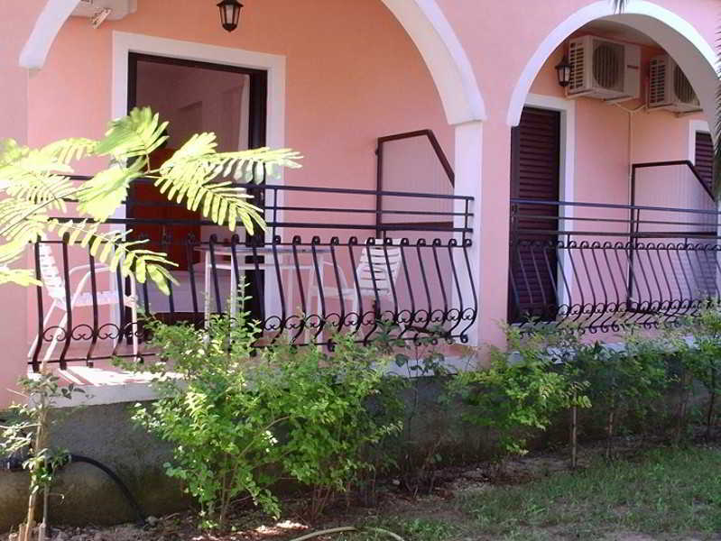 Eleni'S Garden & Castello Suites Alykanas  Ngoại thất bức ảnh