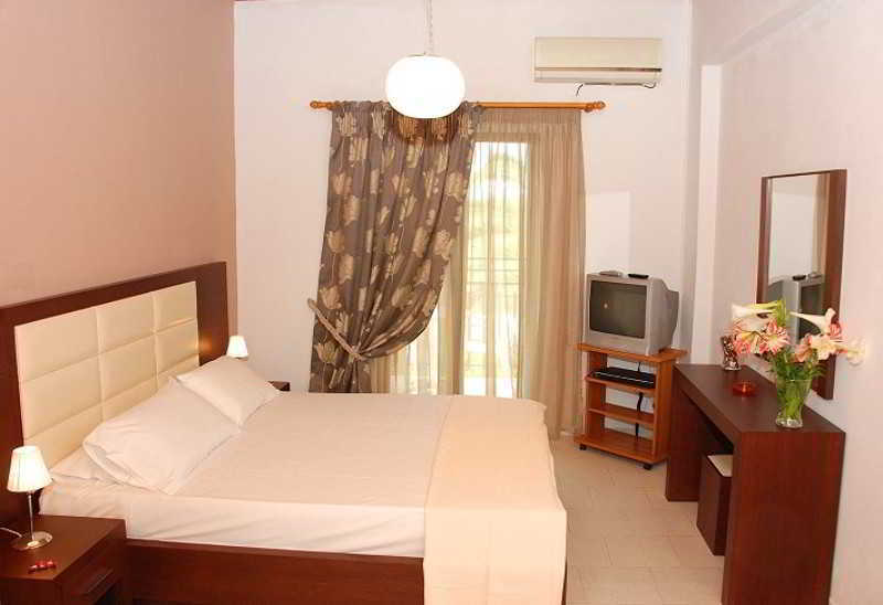 Eleni'S Garden & Castello Suites Alykanas  Ngoại thất bức ảnh