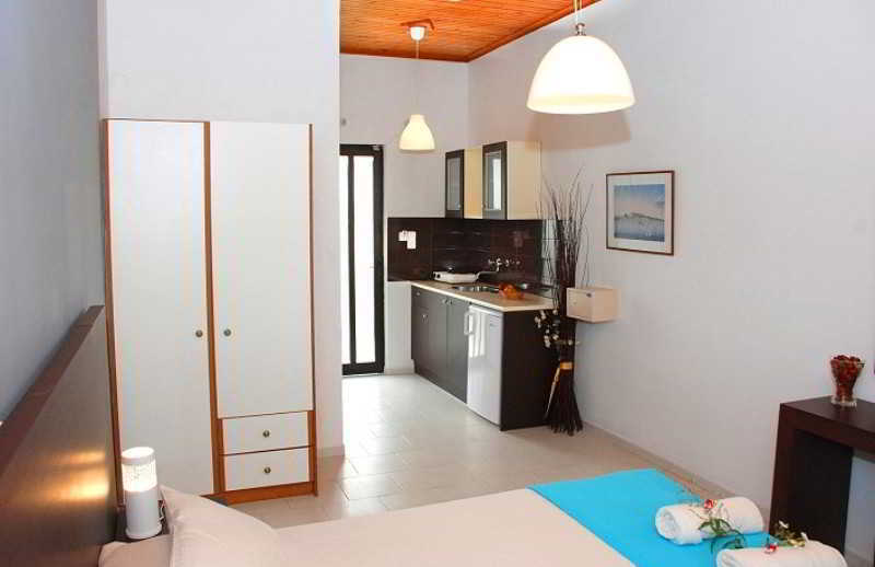 Eleni'S Garden & Castello Suites Alykanas  Ngoại thất bức ảnh